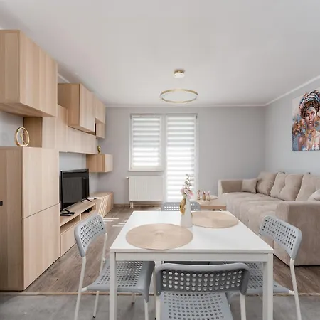 Apartman Osiedle Piastow Charming By Bookinghost *