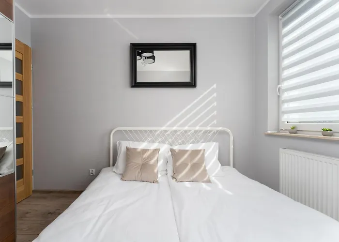 Apartman Osiedle Piastow Charming By Bookinghost